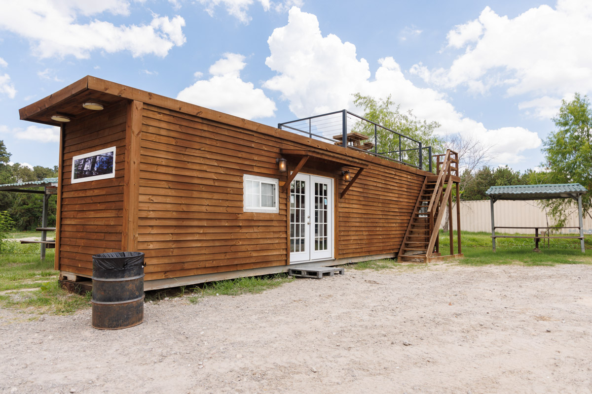 #3 Marina Large Cabin Capacity 6, Sleeps 4