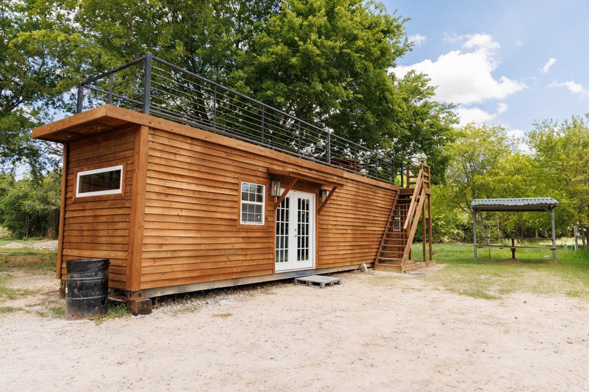 #6 Marina Large Cabin Capacity 6, Sleeps 4
