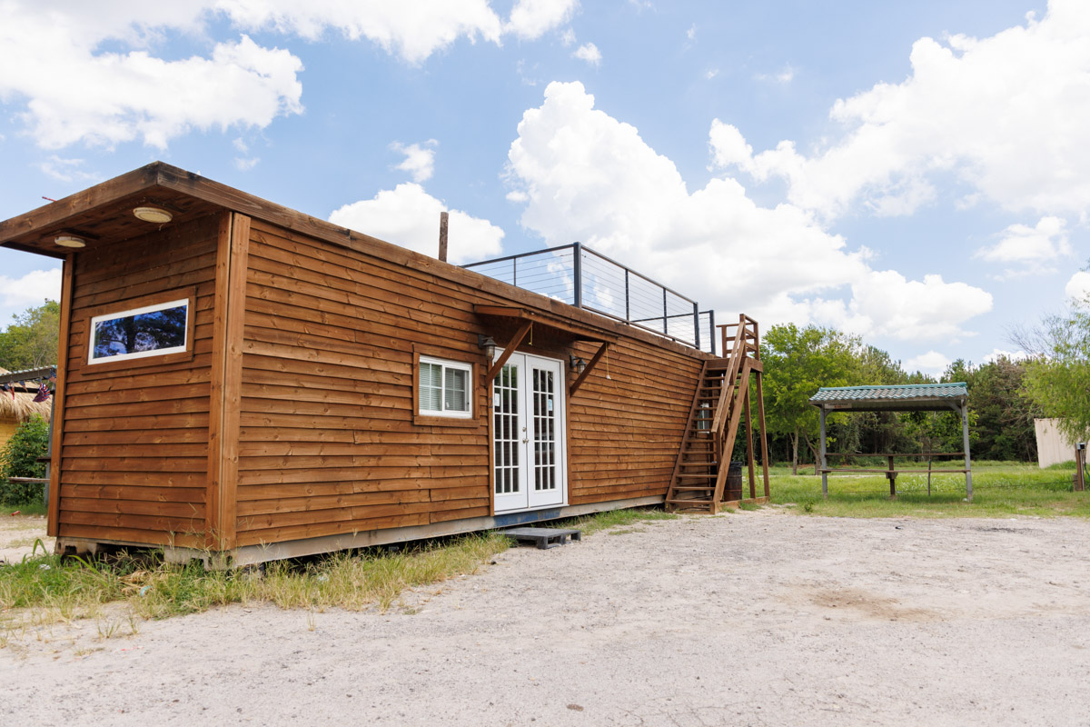 #2 Marina Large Cabin Capacity 6, Sleeps 4