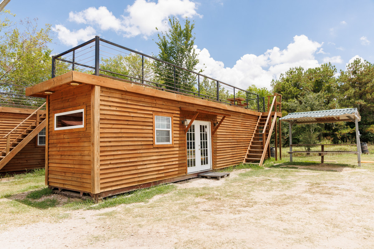 #9 Marina Large Cabin Capacity 6, Sleeps 4