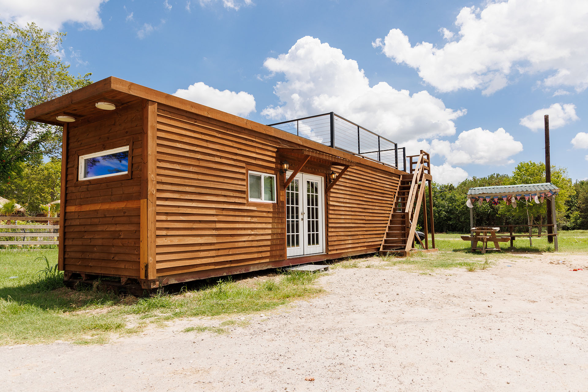 #1 Marina Large Cabin Capacity 6, Sleeps 4